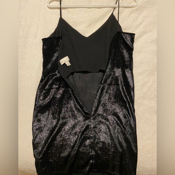 Sparkly velvet black dress! Super chic and pretty for special occasions - Picture 3 of 4
